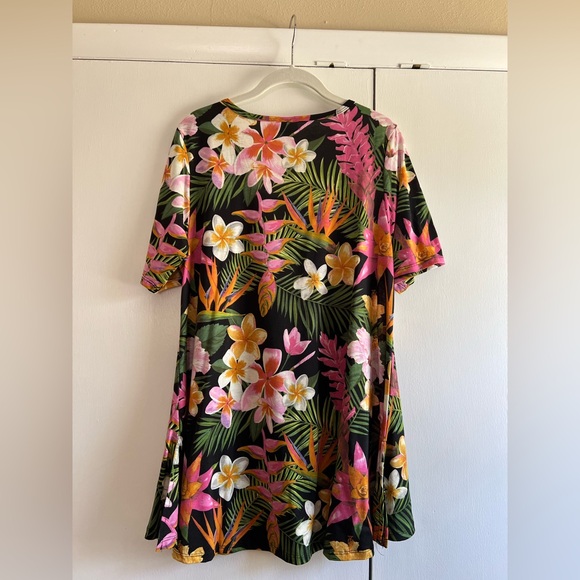 Floral Tropical Top - Picture 2 of 3
